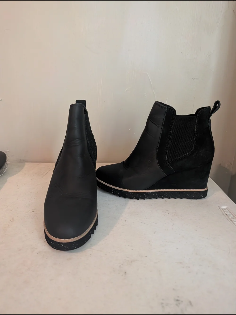 TOMS Black Suede Leather Maddie Wedge Platform Boots Size 9 Women